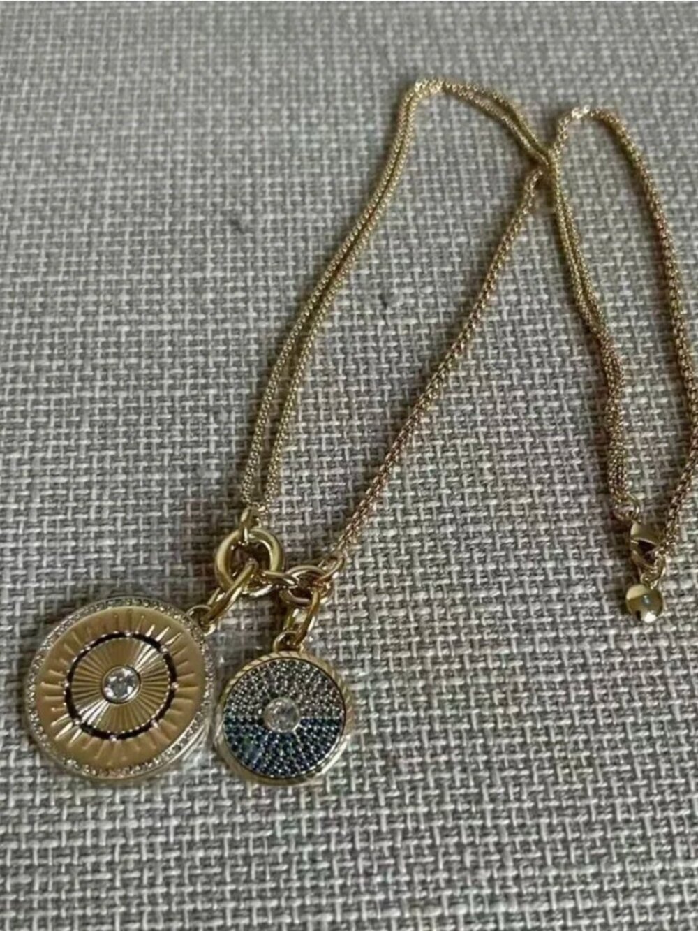 BEST Roxanne Assoulin The Medallion Charm Necklace - Picture 5 of 6